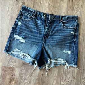 American Eagle 90s Boyfriend shorts
